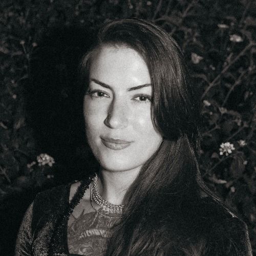 Profile picture for Erika your co-host